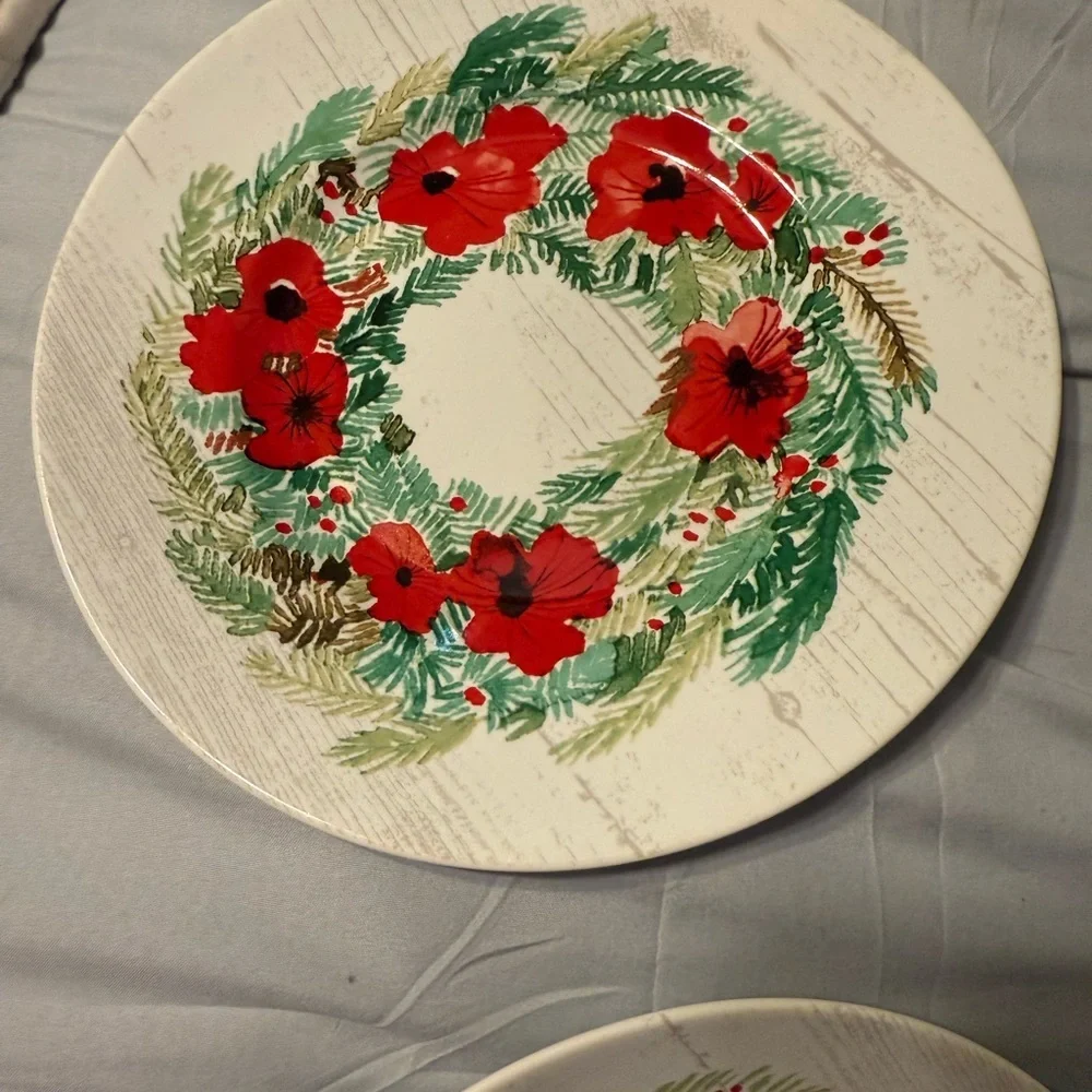 Festive Set Of 4 Retired Pier 1 “WREATHS” 8.5